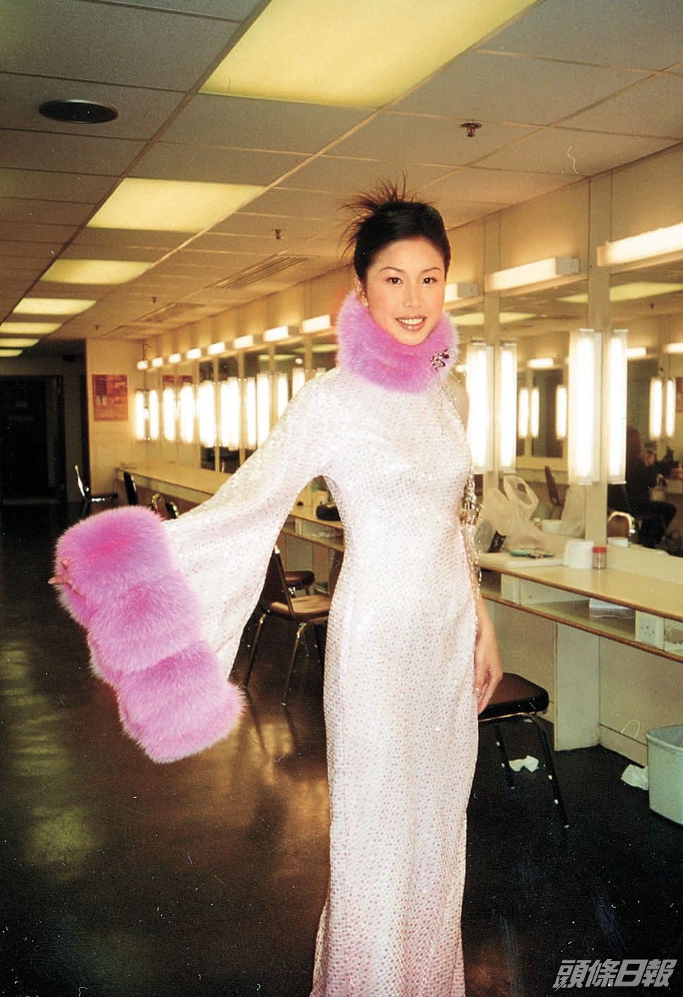 簡佩堅現於加拿大定居，與丈夫育有一女。